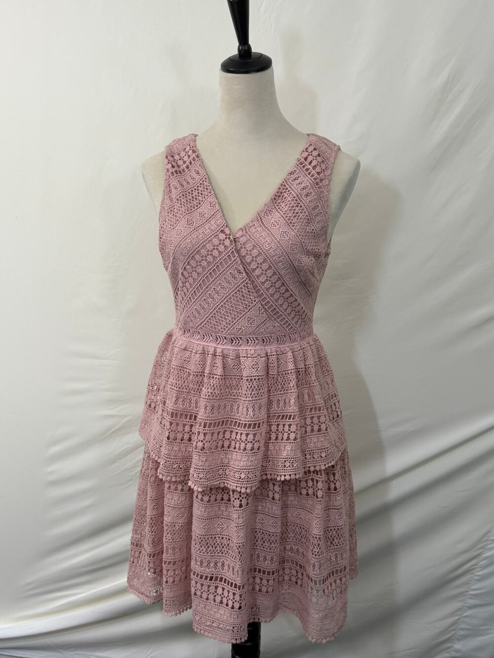 Entro Blush Pink Lace Tiered Dress – Size S – Excellent Condition‎
